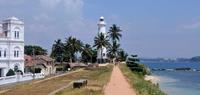 From coast to mountains by bicycle on holiday in Sri Lanka